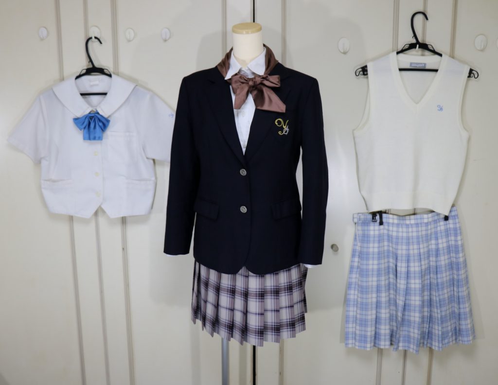 八雲学園高校のブレザー制服を買取しました 制服買取東京