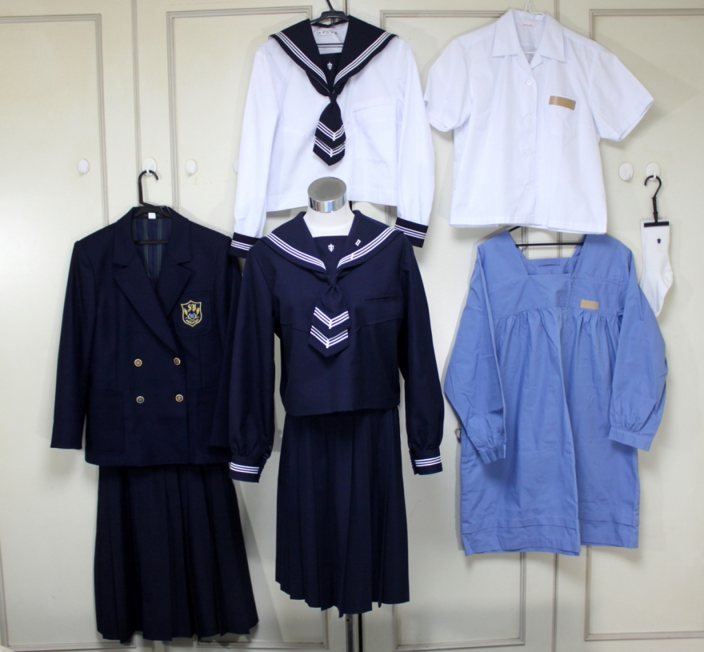 盛岡白百合学園高校のセーラー服を 買取させていただきました 制服買取東京