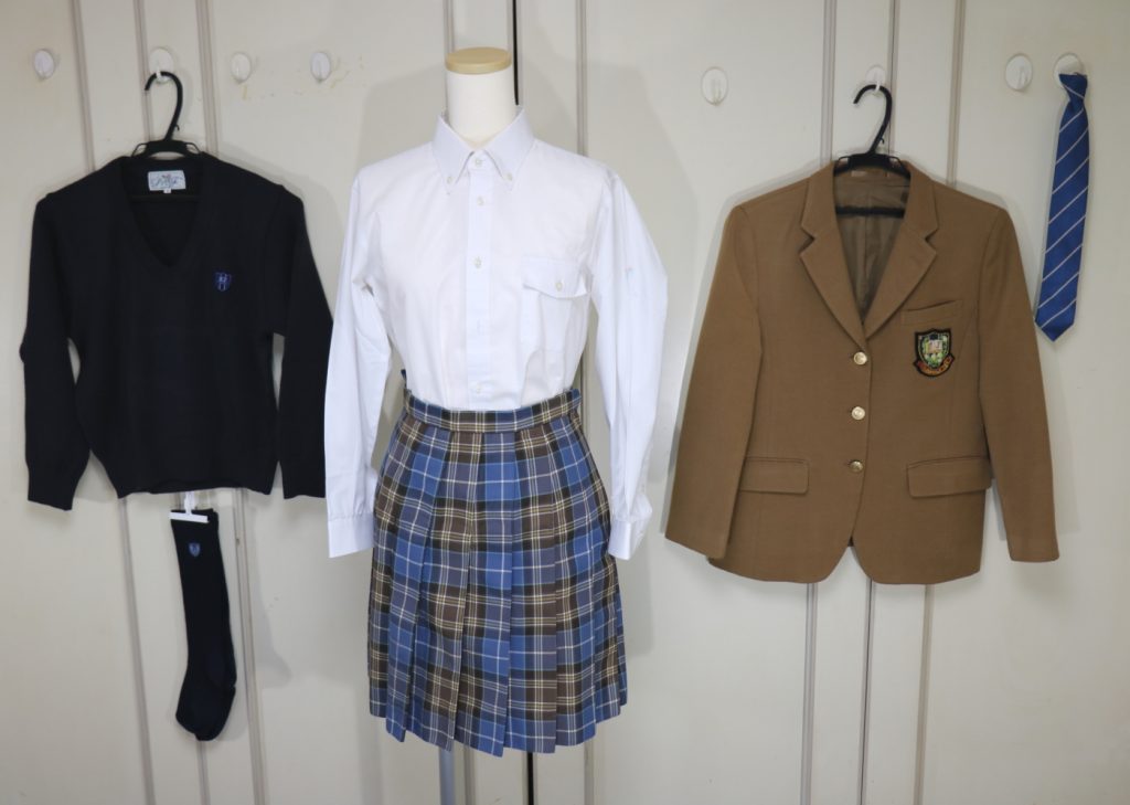 品川女子学院高等部の冬ブレザー制服を買取しました 制服買取東京
