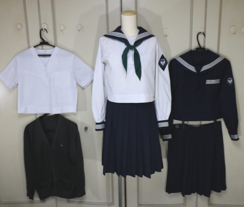常盤木学園高等学校のセーラー服を買取しました 制服買取東京