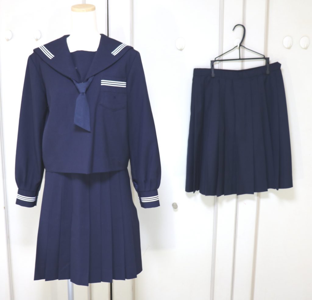 静岡県立藤枝北高等学校 別メーカー毛１００ のセーラー服を追加買取させていただきました 制服買取東京