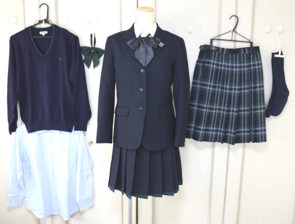 文京学院大学女子高等学校の女子ブレザー制服を買取しました 制服買取東京