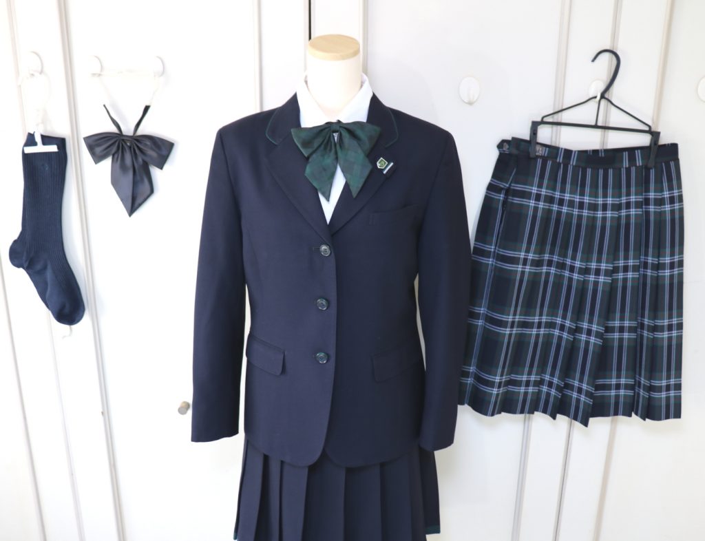文京学院大学女子高等学校の女子ブレザー制服を買取しました 制服買取東京