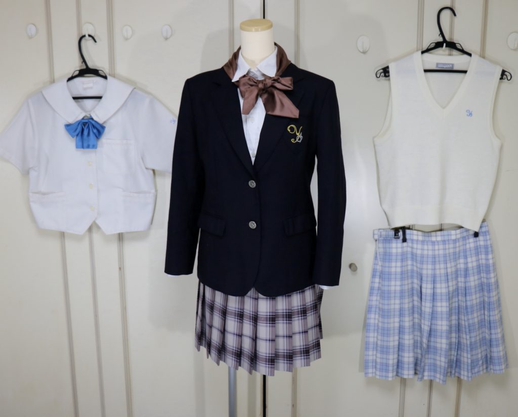 八雲学園高校のブレザー制服を買取させていただきました 制服買取東京