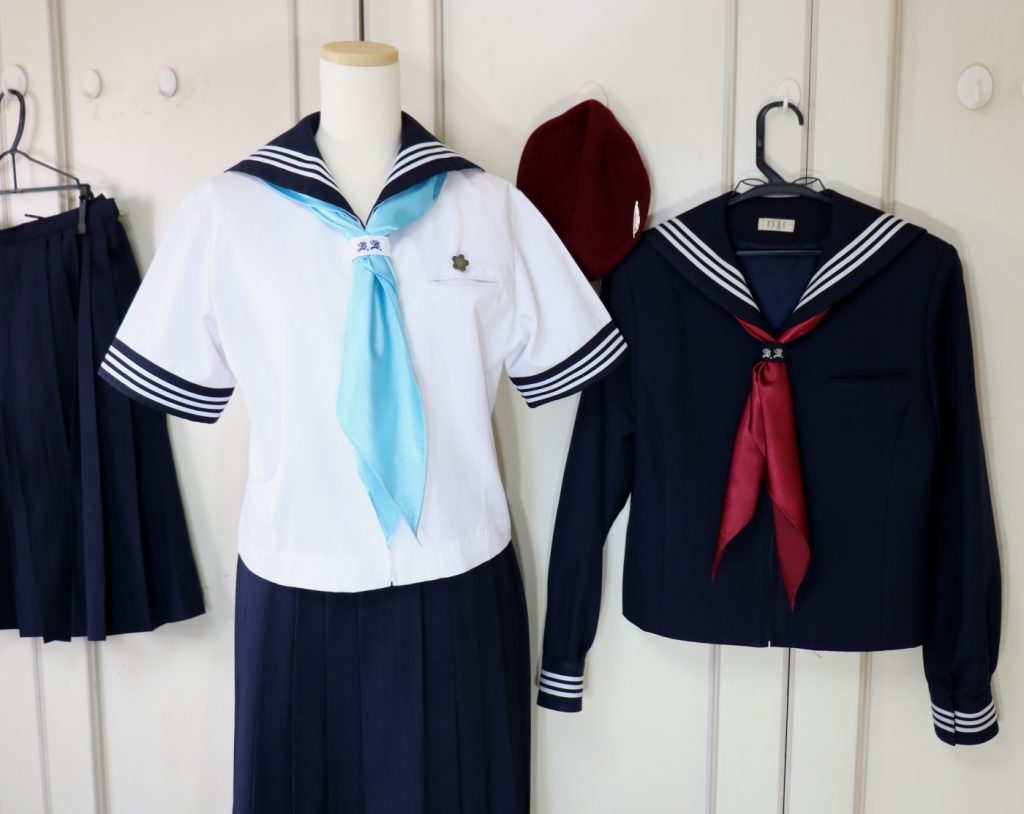 昭和女子大学附属昭和中学校のセーラー服を買取させていただきました 制服買取東京