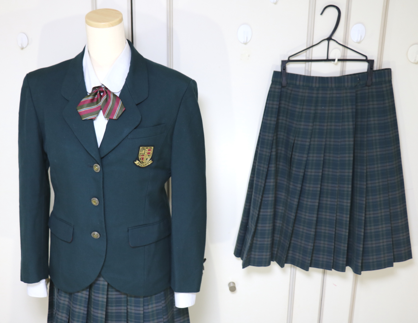 福島県郡山市 尚志高等学校女子ブレザー制服珍しいグリーン系を買取