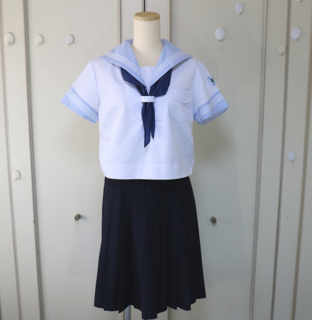 神奈川県横浜市 横浜隼人高等学校の女子夏用セーラー服を買取しました 制服買取東京