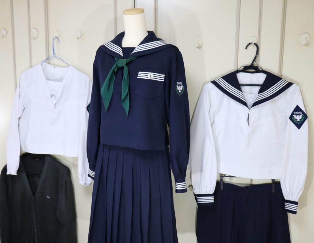 宮城県仙台市 常盤木学園高等学校のフルセットのセーラー服を買取しました 制服買取東京