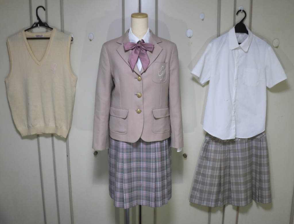 東京都品川区 希少 小野学園女子中学校 ピーチベージュ色の女子ブレザー制服を買取しました 制服買取東京