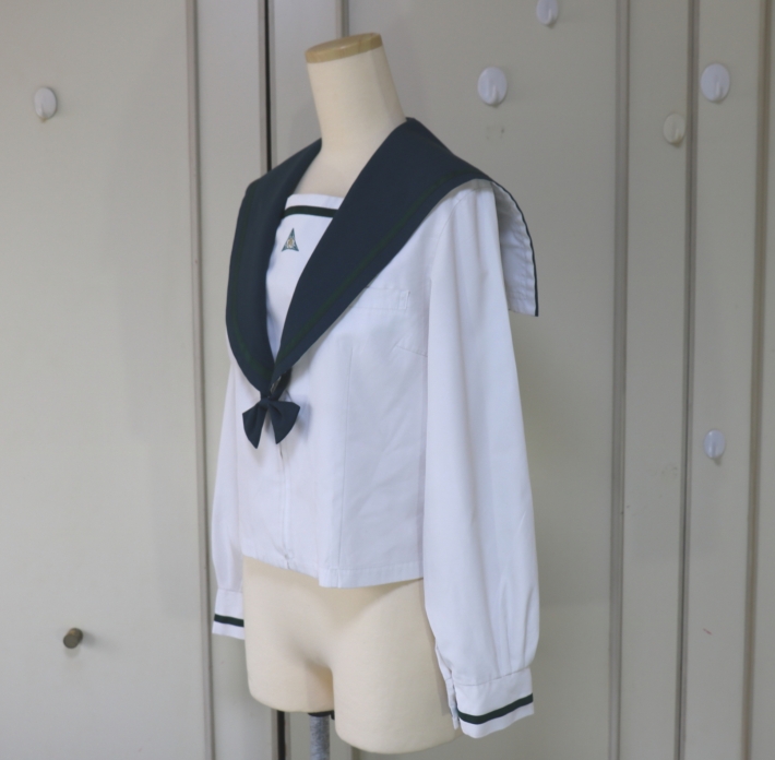 千葉県成田市 成田国際高等学校の予備使用のセーラー服 夏、中間セーラー服指定ネクタイ付きを買取させていただきました | 制服買取東京2020