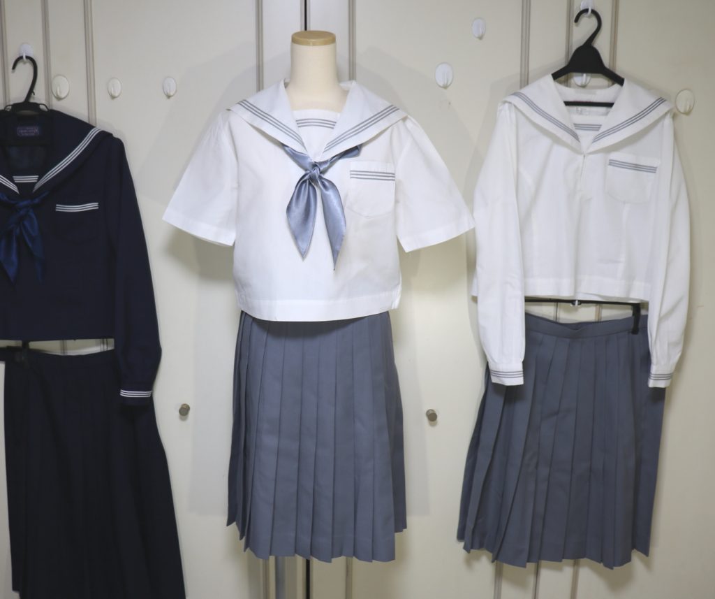 群馬県桐生市 樹徳高等学校 指定スカーフ銀鼠色 旧夏セーラー服用を買取しました 制服買取東京