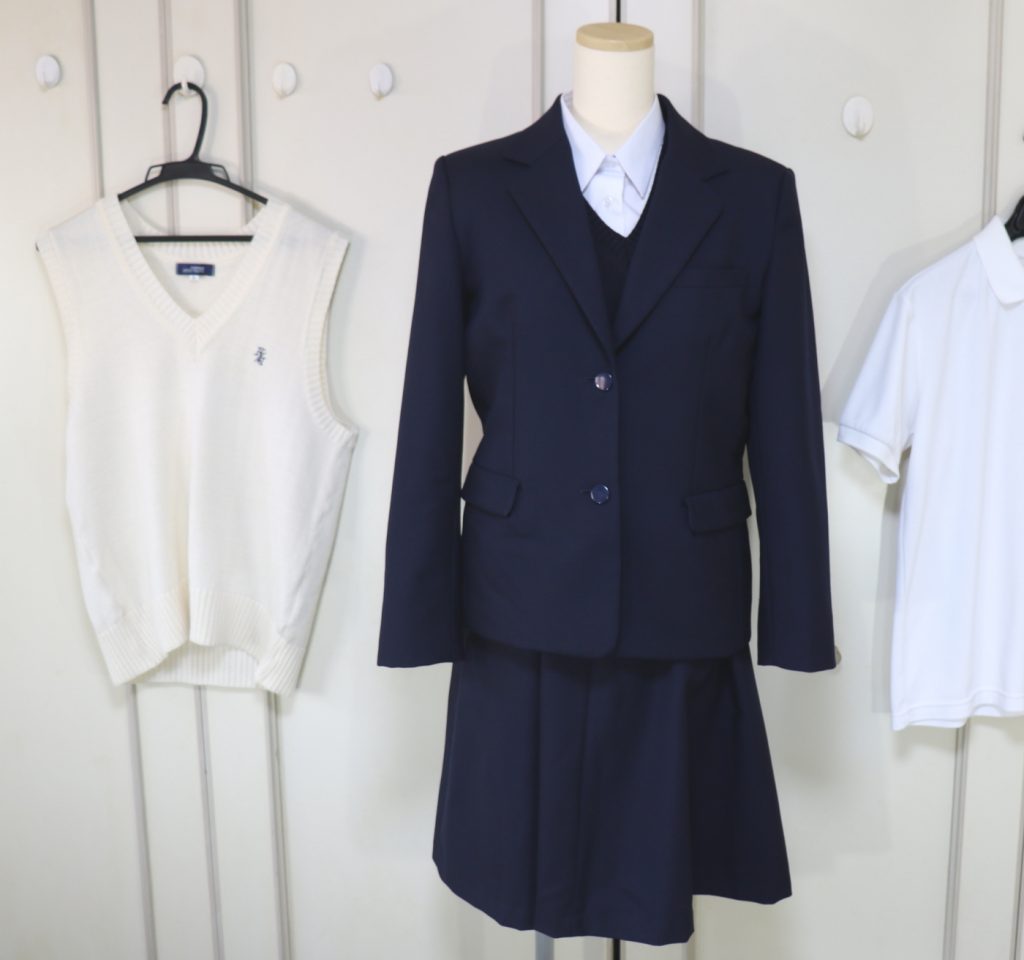 埼玉県熊谷市 埼玉県立熊谷女子高等学校のブレザー制服を買取致しました 制服買取東京