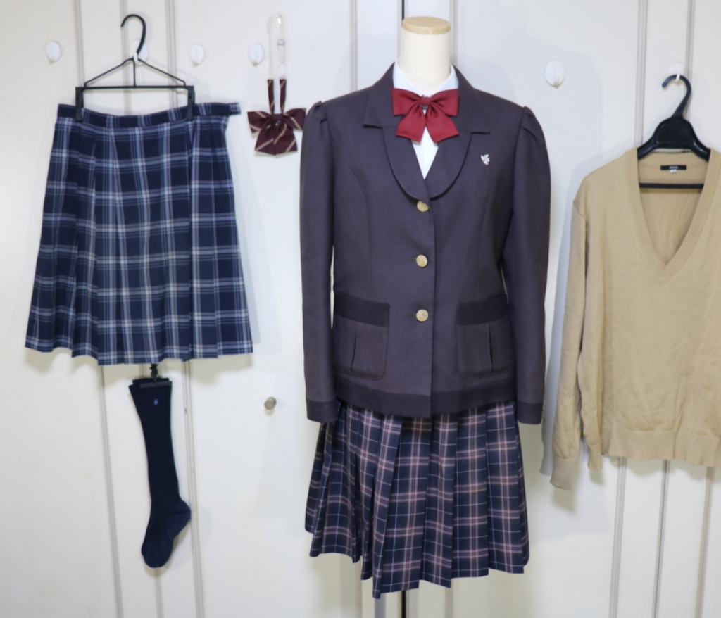 東京都世田谷区 聖ドミニコ学園高等学校 のフルセットコンプリートの女子ブレザー制服を買取しました | 制服買取東京2020