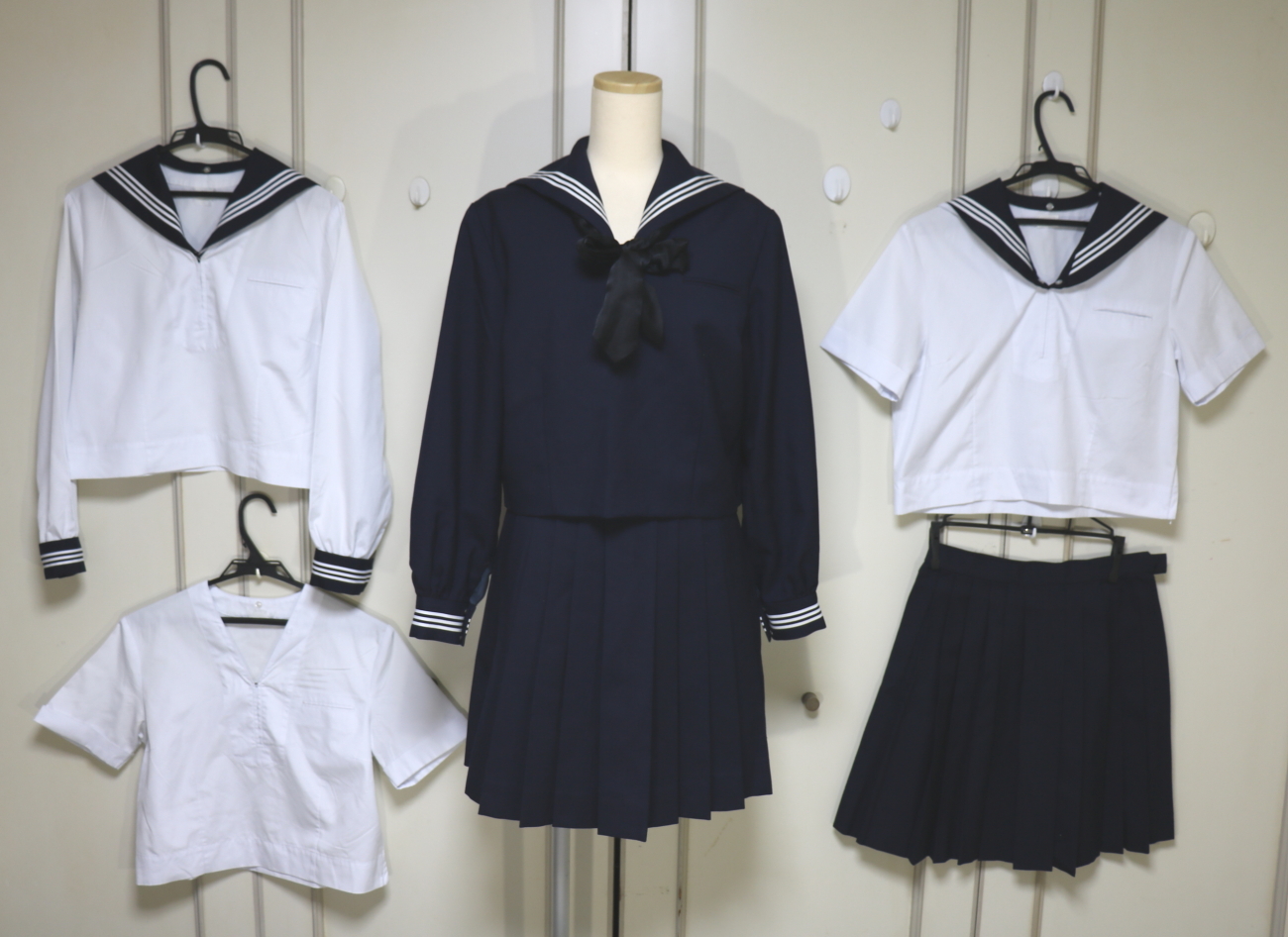 東京都目黒区大橋 都立駒場高等学校 思い出のフルセットコンプリートのセーラー服、指定ネクタイ付きの全指定良品を買取させていただきました |  制服買取東京2020