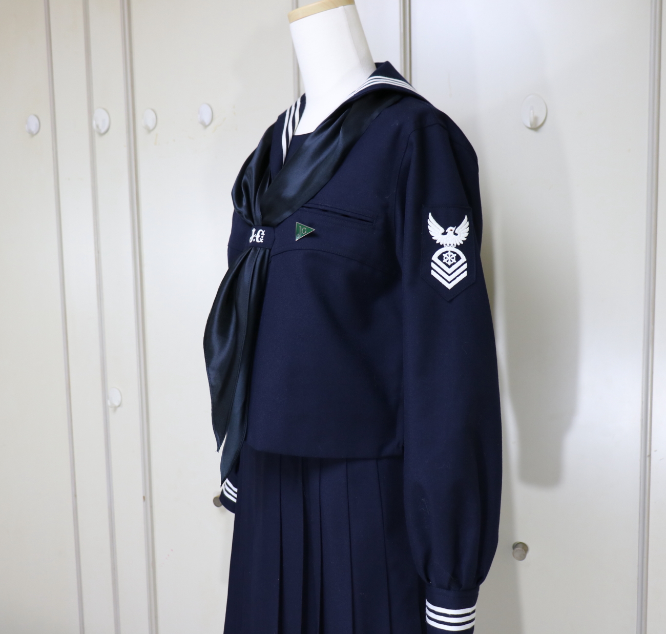 有名私立 実践女子学園中学校・高校 桜と葉の委員会章 ピンバッジ 】 制服 セーラー服 女子校 女子高 校章 ピンズ メダル ピンバッチ -  コスプレ衣装