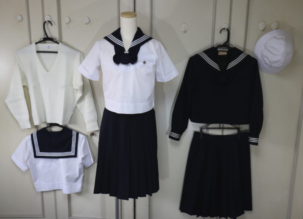 大妻　女子校　女子大　校章　セット 東京都中野区 大妻中学校【おおつまちゅうがっこう】の校章付き