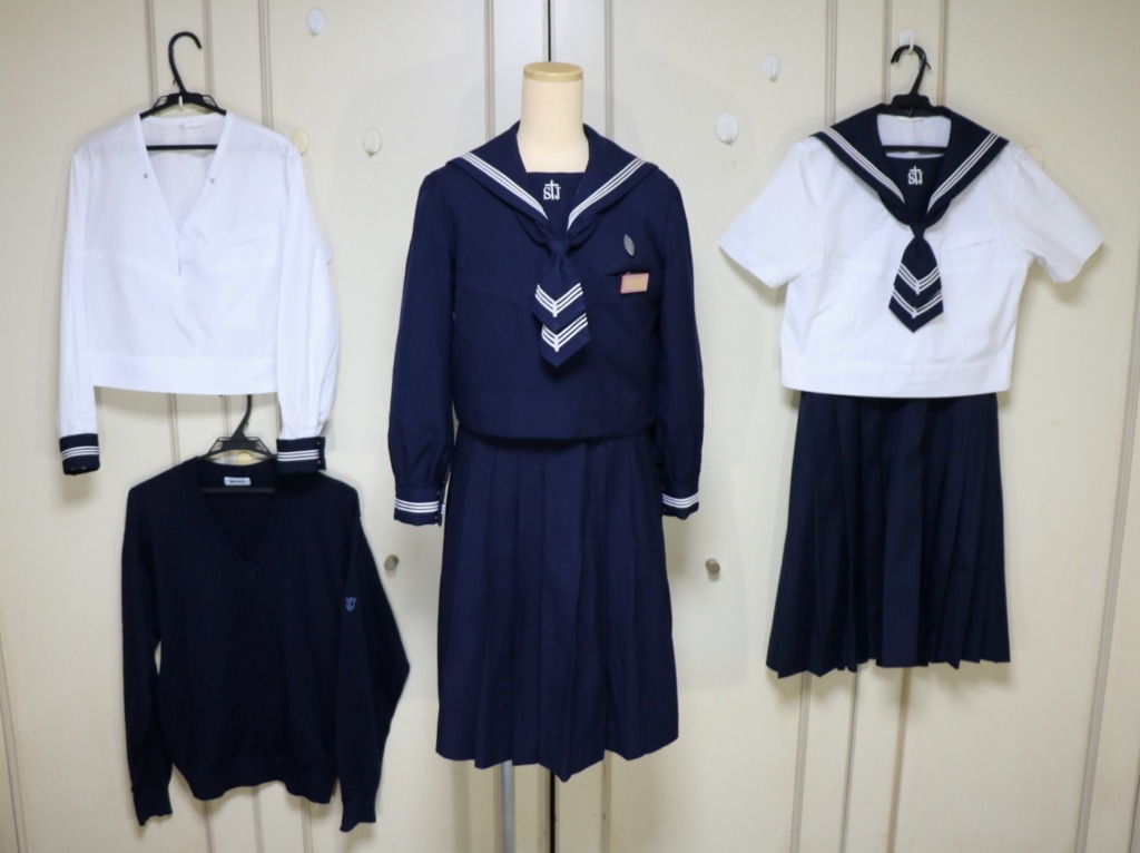 神奈川県横浜市鶴見区 聖ヨゼフ学園高等学校 思い出のセーラー服１オーナーフルコンプ高校校章、ネームプレート付き１２点セットを買取しました |  制服買取東京2020